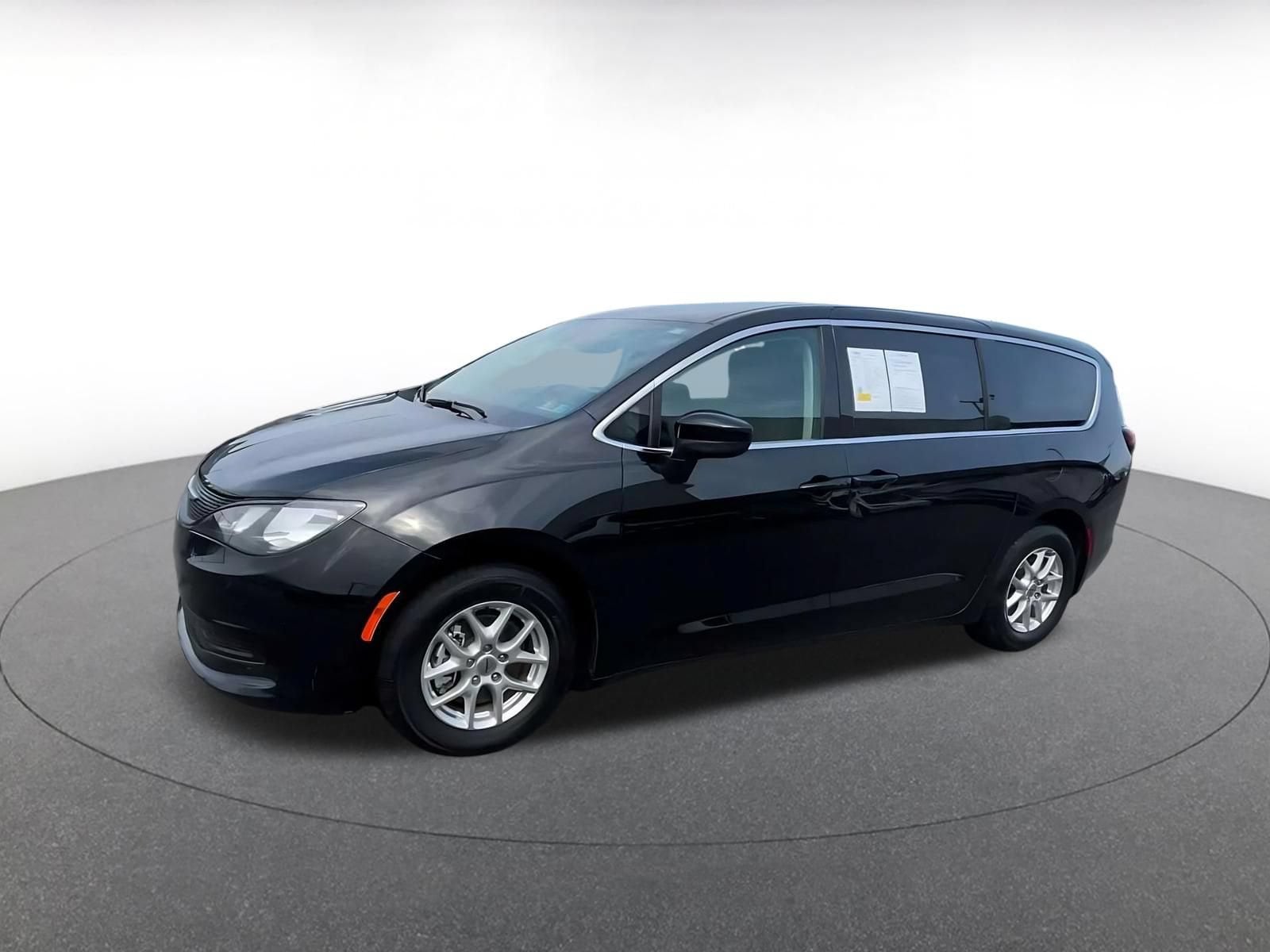 Thumbnail: 2024 Chrysler Voyager - 6