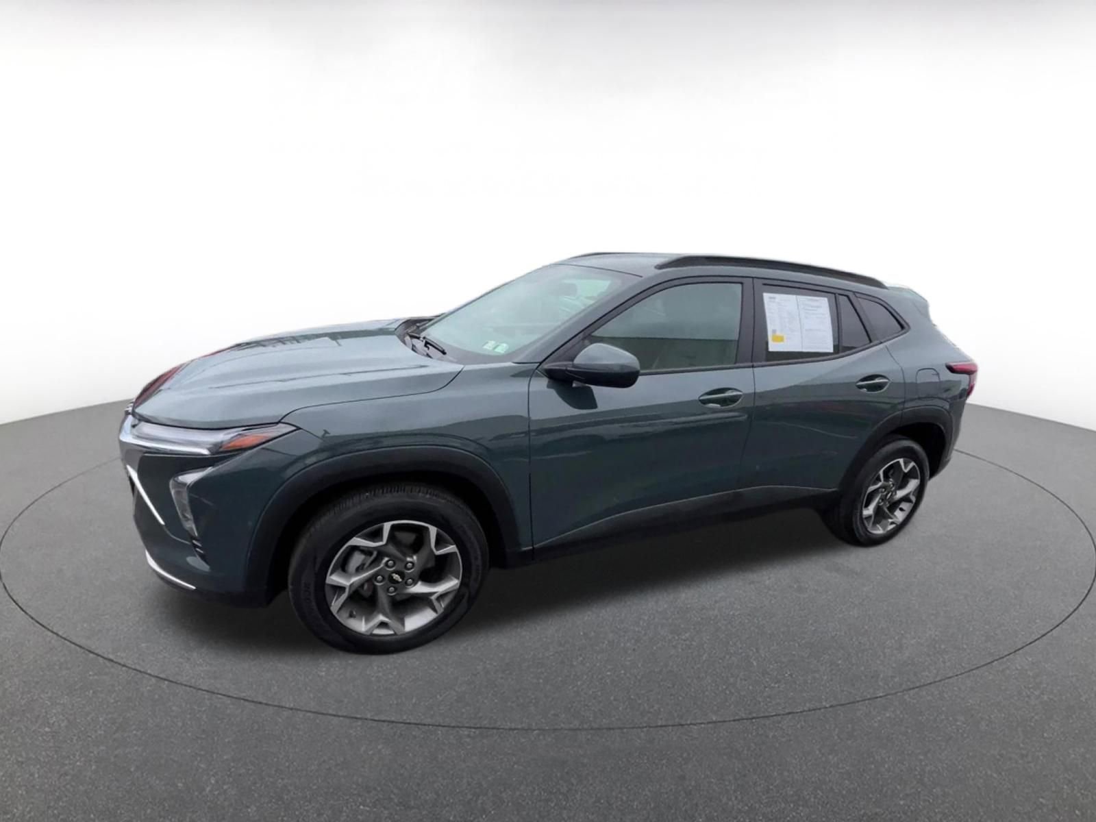 Thumbnail: 2025 Chevrolet Trax - 7
