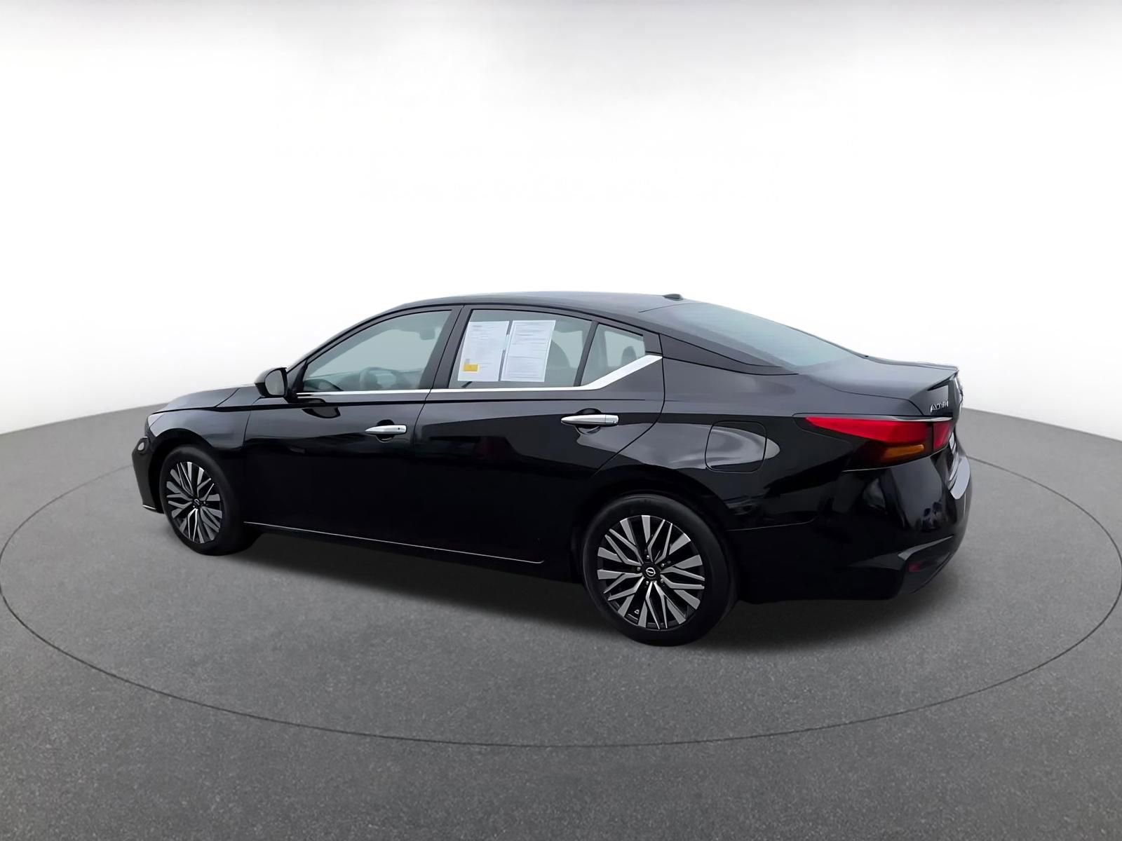 Thumbnail: 2025 Nissan Altima - 10