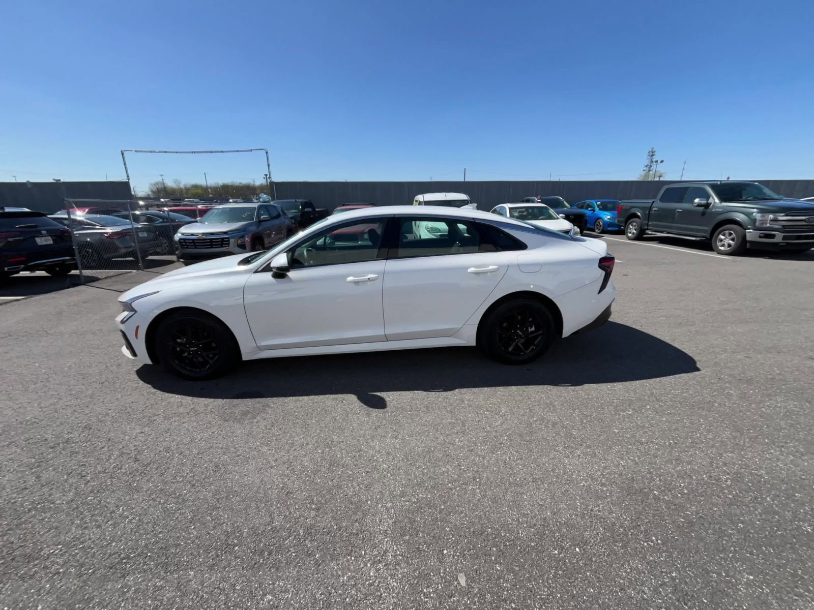 Thumbnail: 2025 Kia K5 - 16