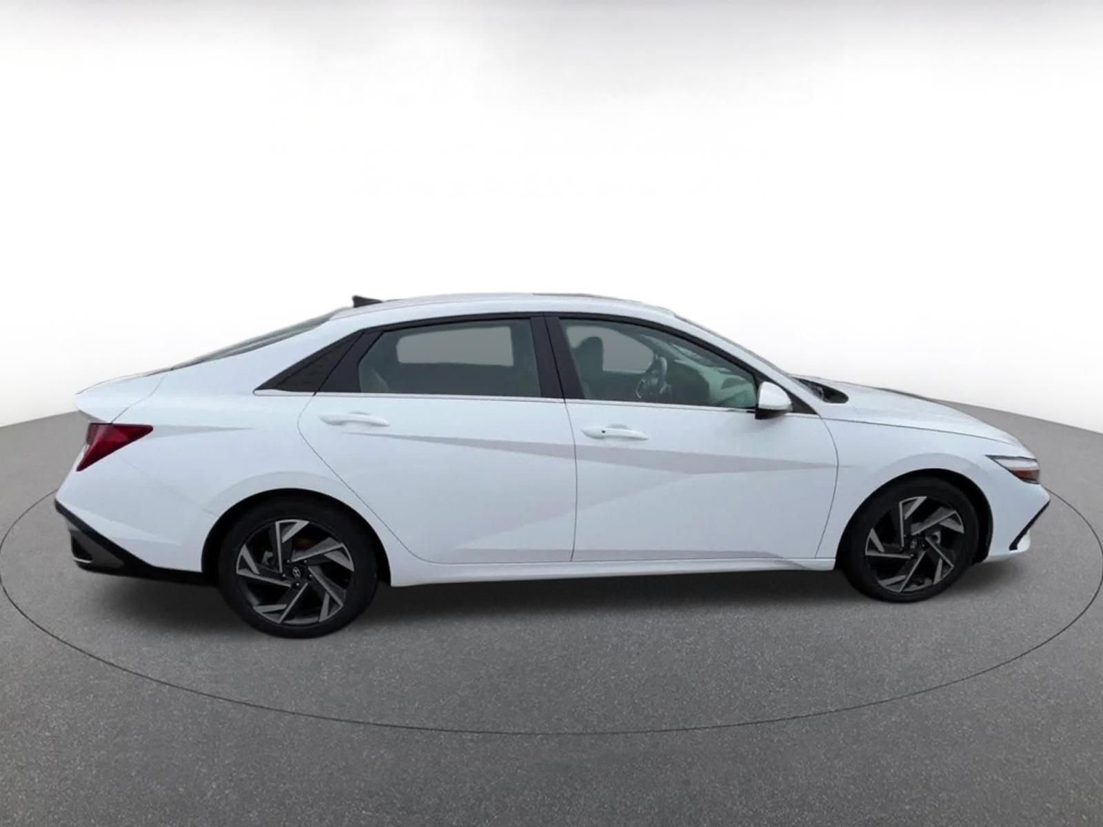 Thumbnail: 2025 Hyundai Elantra - 16