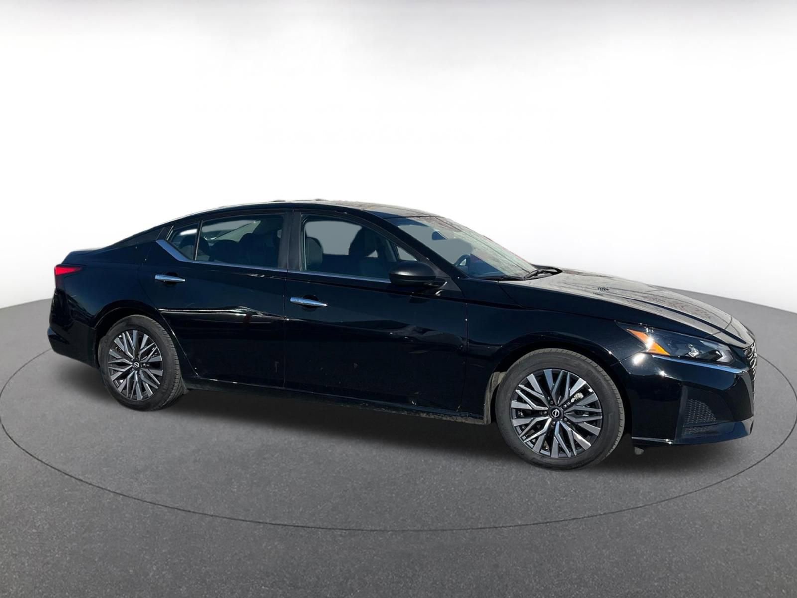 Thumbnail: 2025 Nissan Altima - 15