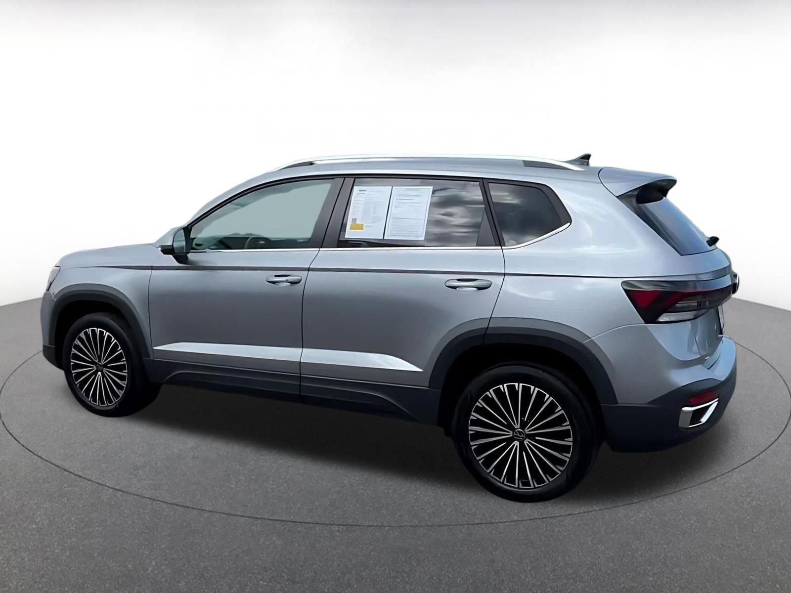 Thumbnail: 2025 Volkswagen Taos - 10