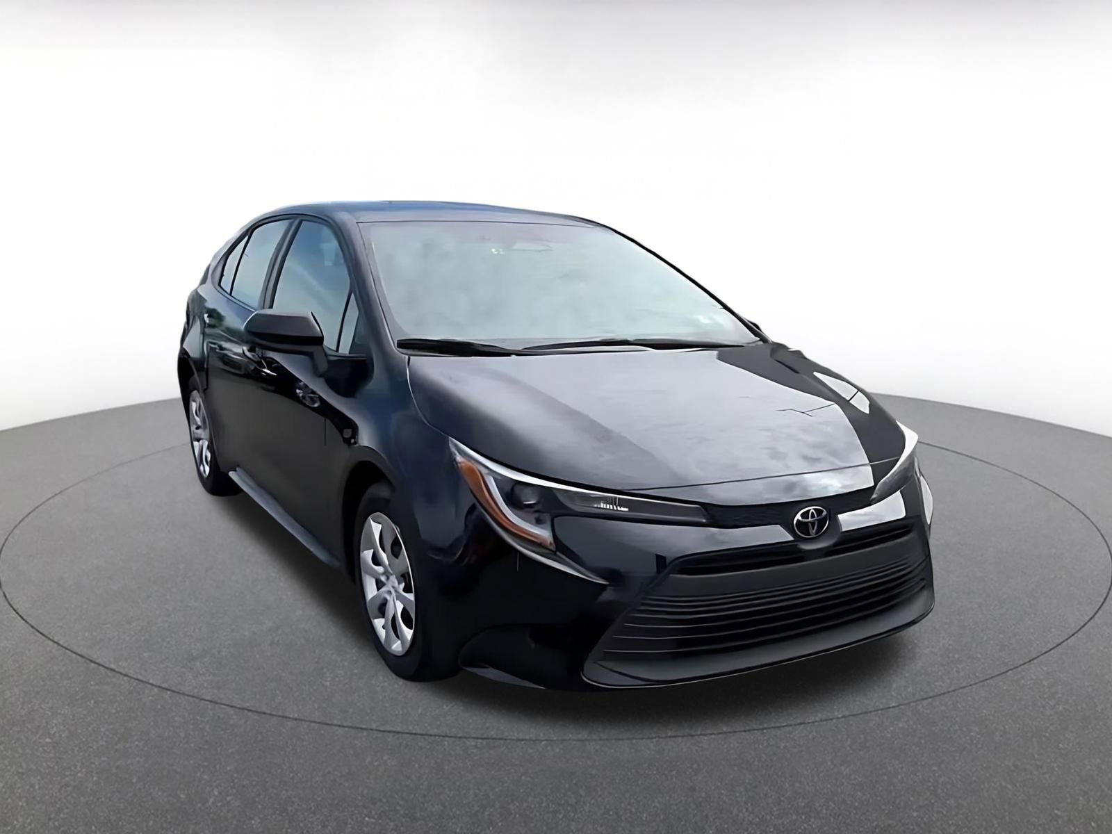 Thumbnail: 2025 Toyota Corolla - 3