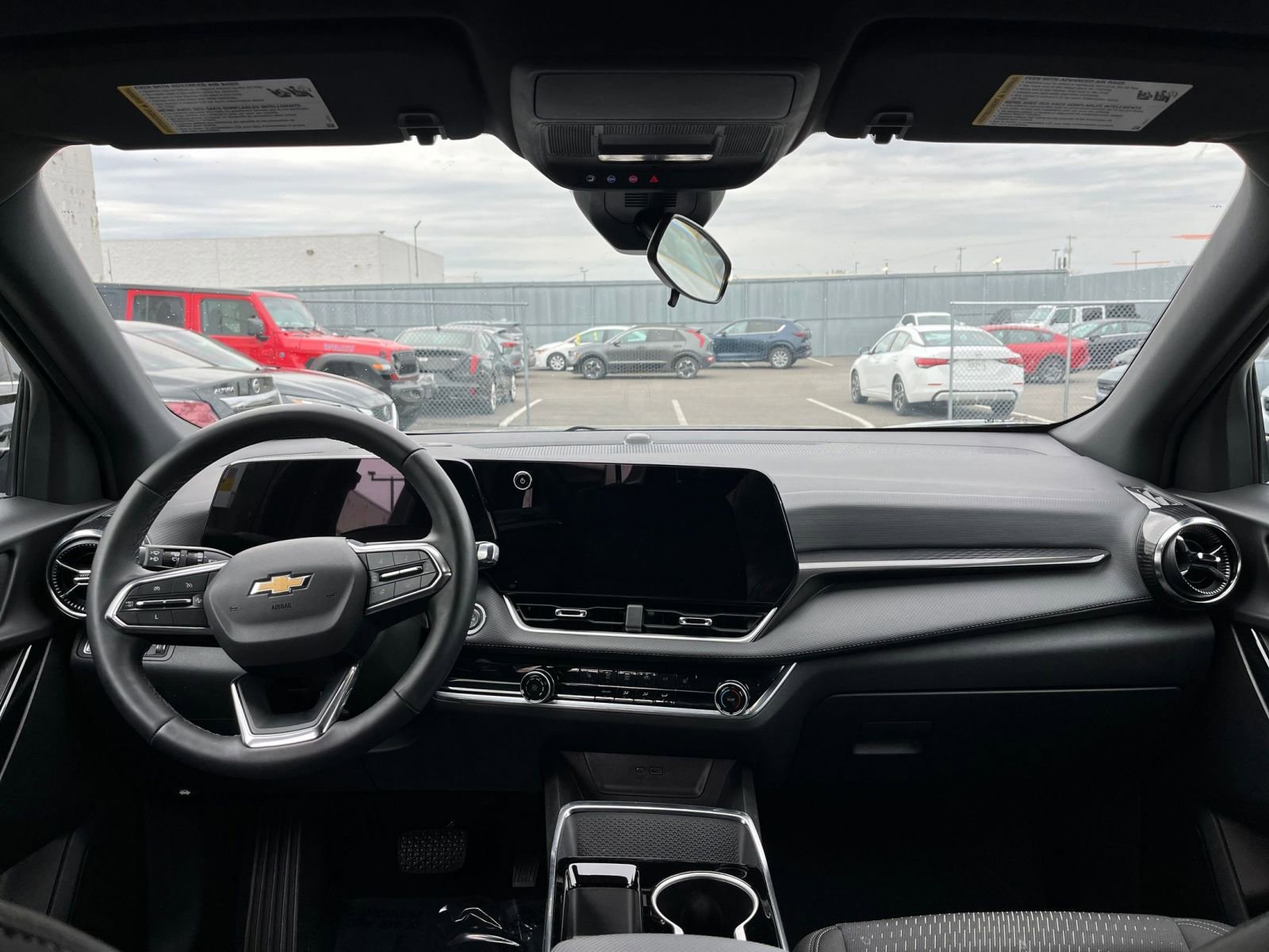 Thumbnail: 2025 Chevrolet Equinox - 32