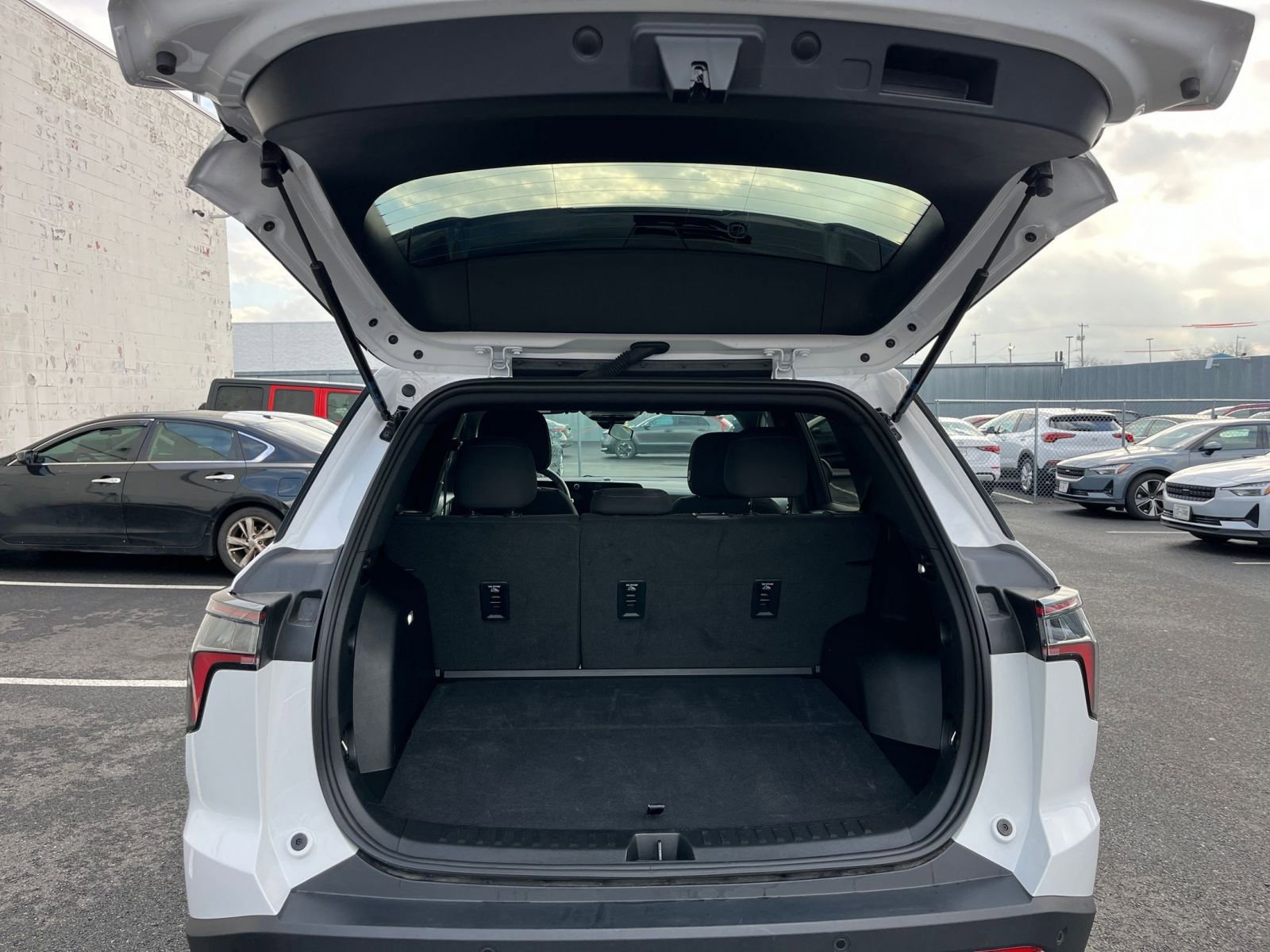 Thumbnail: 2025 Chevrolet Equinox - 30