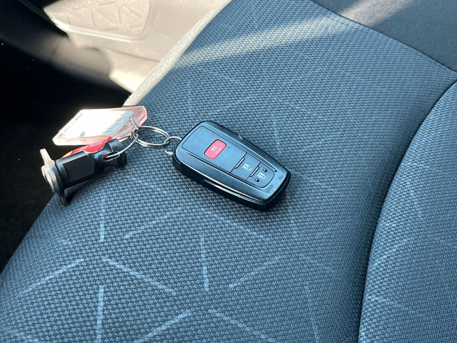 Thumbnail: 2025 Toyota RAV4 - 22