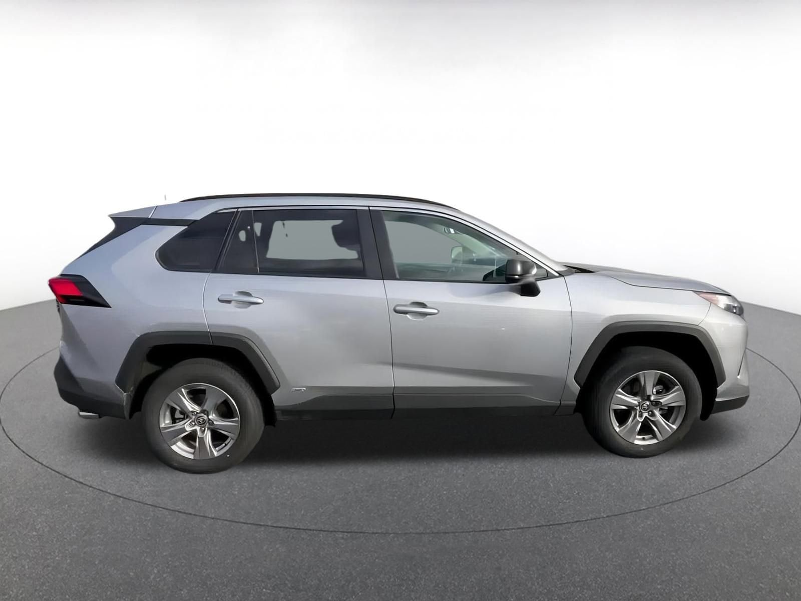 Thumbnail: 2025 Toyota RAV4 - 16