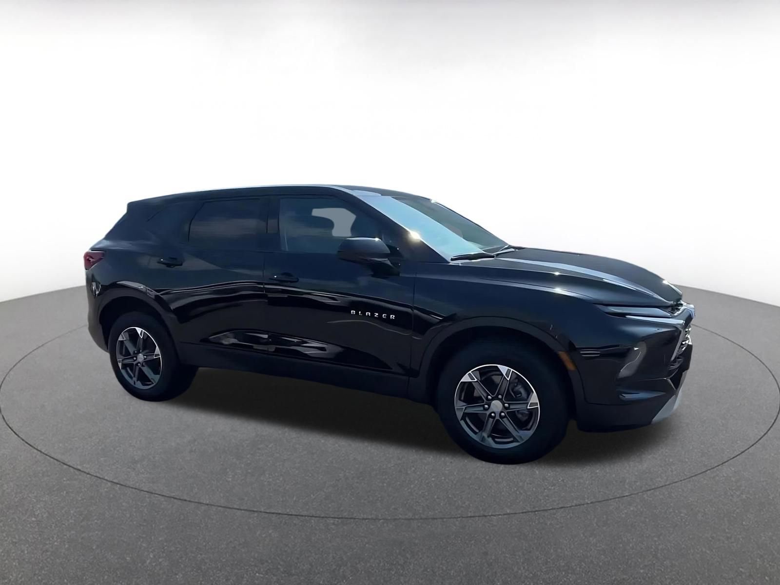 Thumbnail: 2025 Chevrolet Blazer - 2