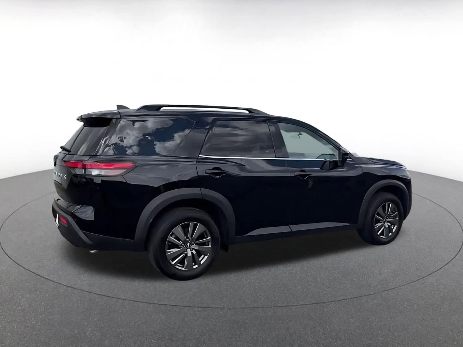 Thumbnail: 2025 Nissan Pathfinder - 13