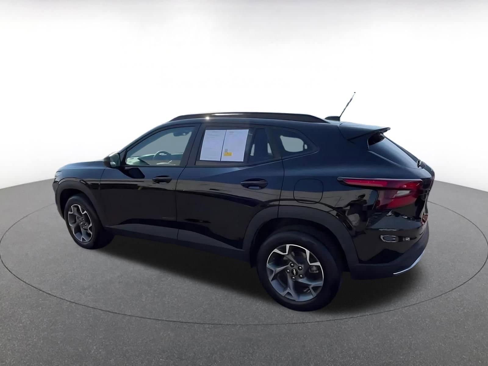 Thumbnail: 2025 Chevrolet Trax - 10