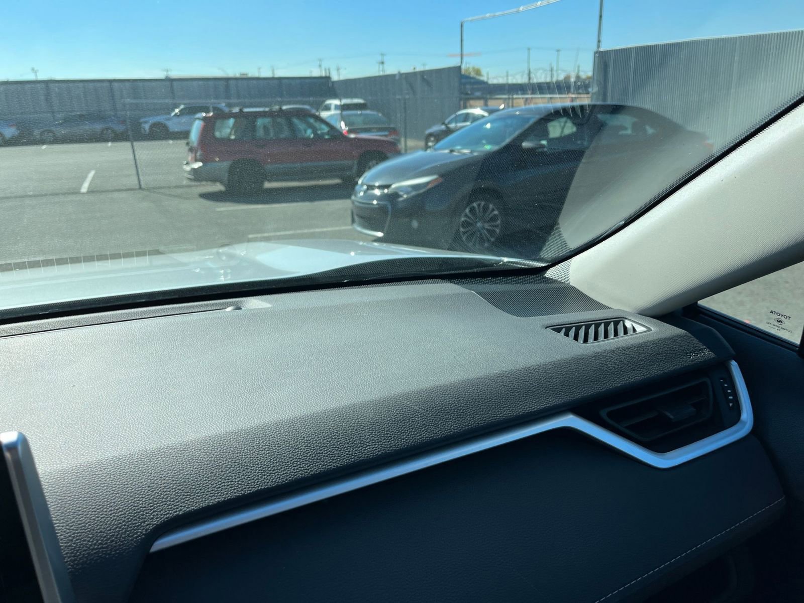 Thumbnail: 2025 Toyota RAV4 - 34