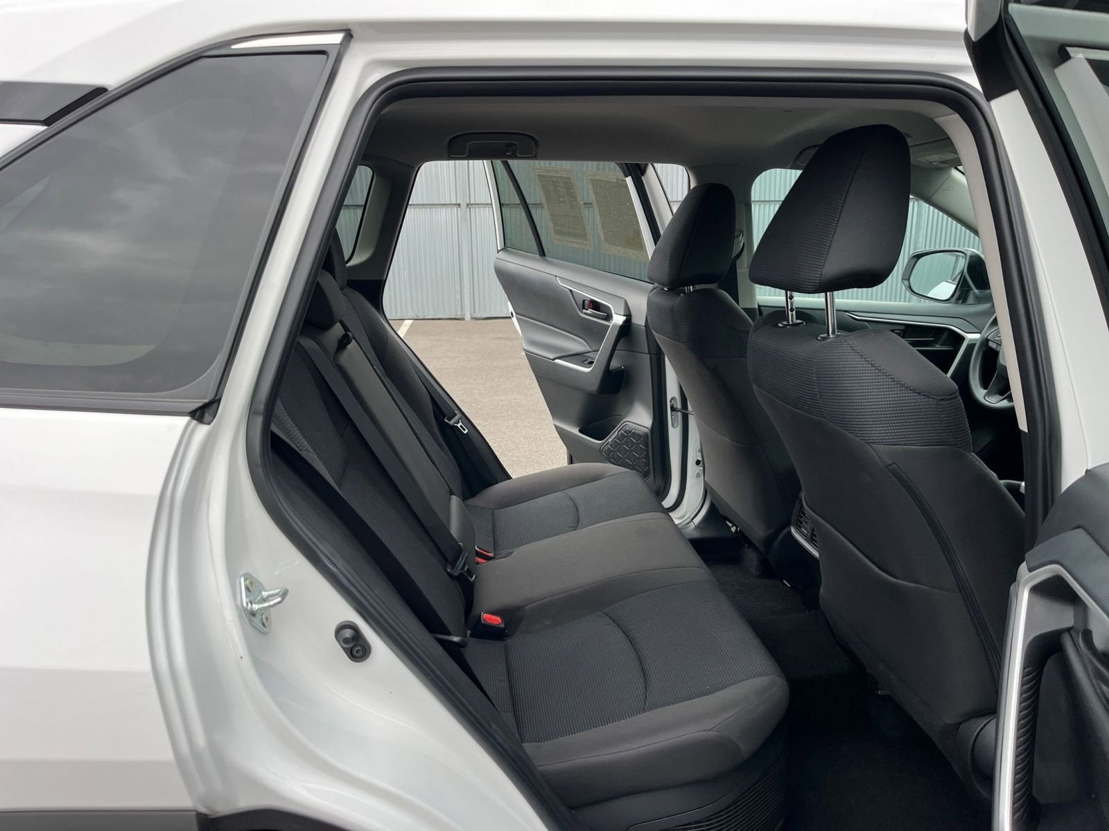 Thumbnail: 2025 Toyota RAV4 - 25