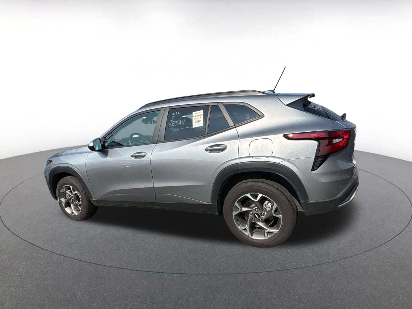Thumbnail: 2025 Chevrolet Trax - 9