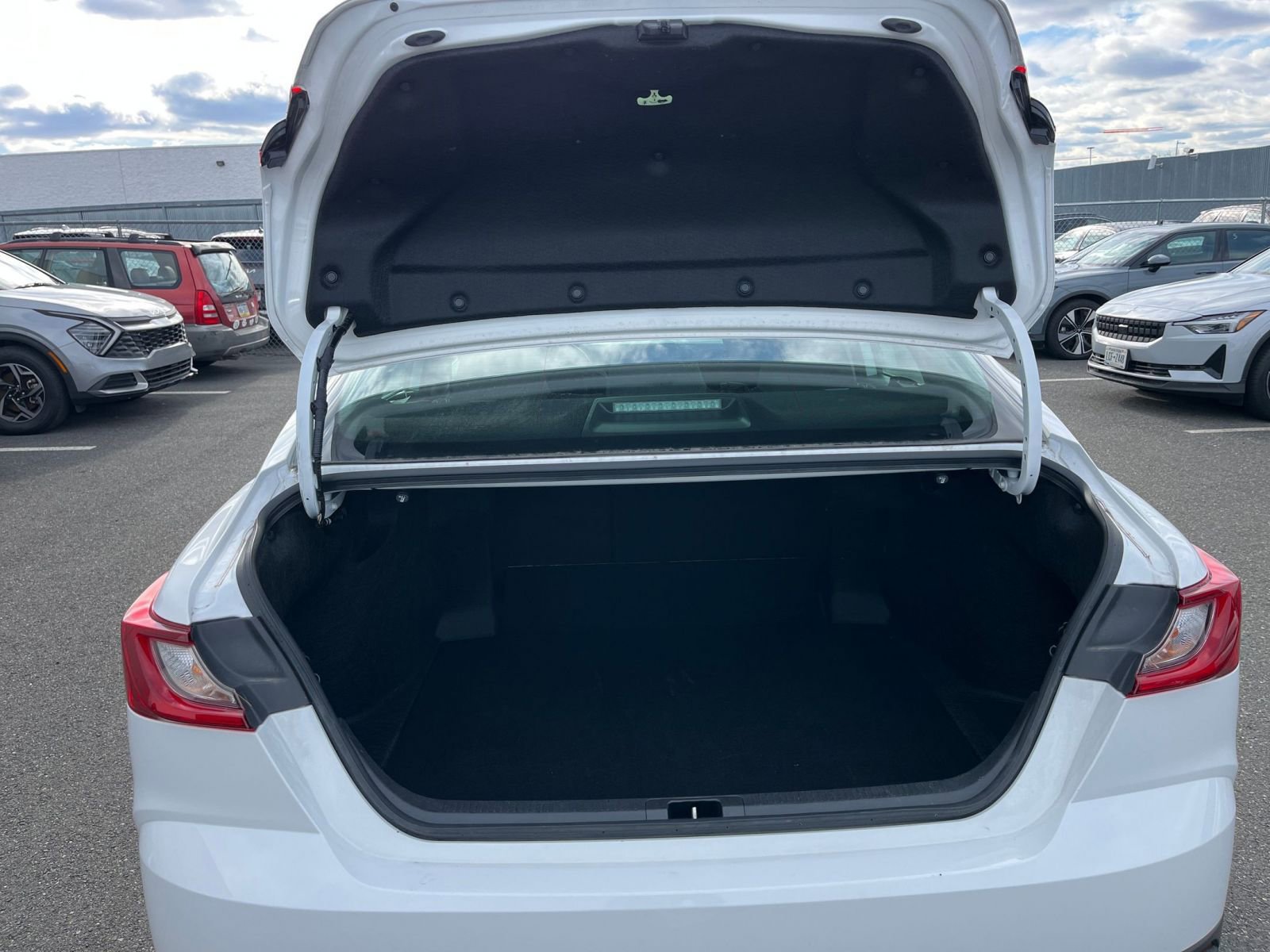 Thumbnail: 2025 Toyota Camry - 30