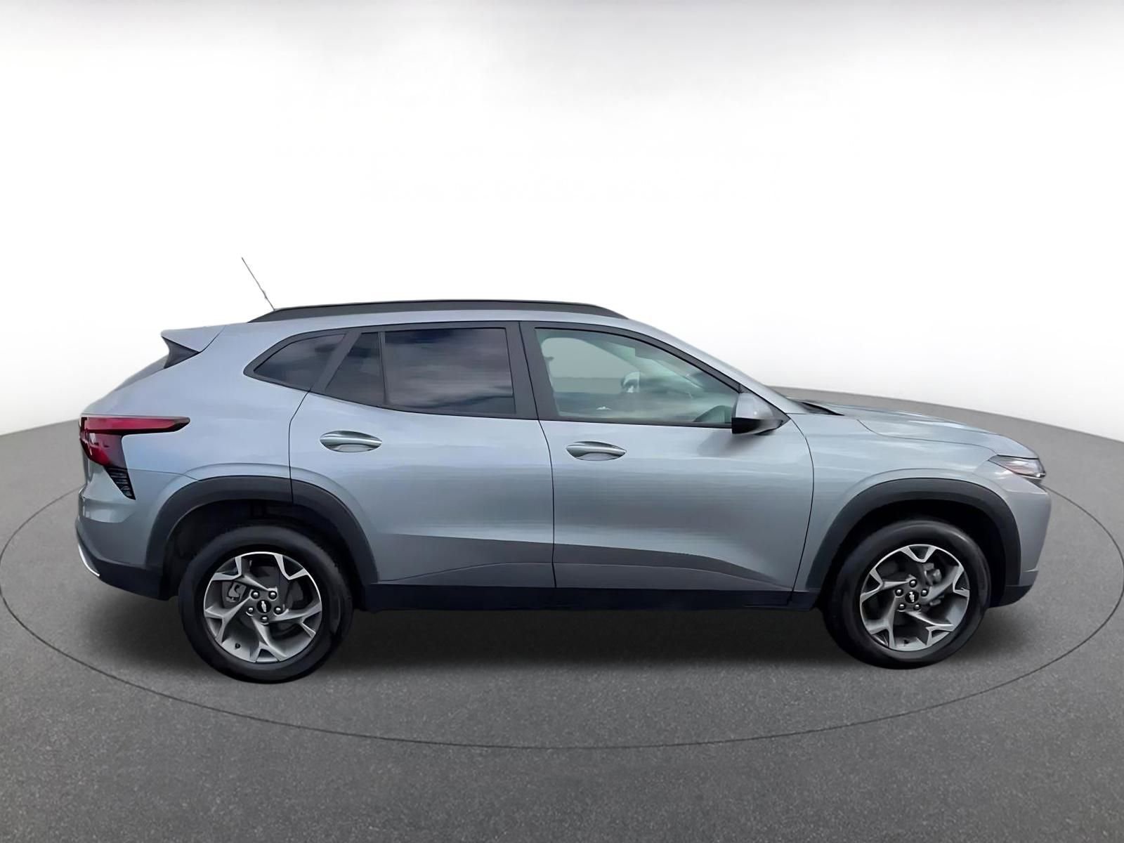 Thumbnail: 2025 Chevrolet Trax - 16