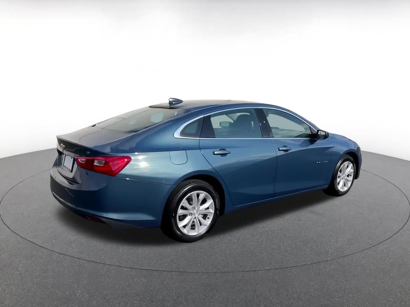 Thumbnail: 2024 Chevrolet Malibu - 15