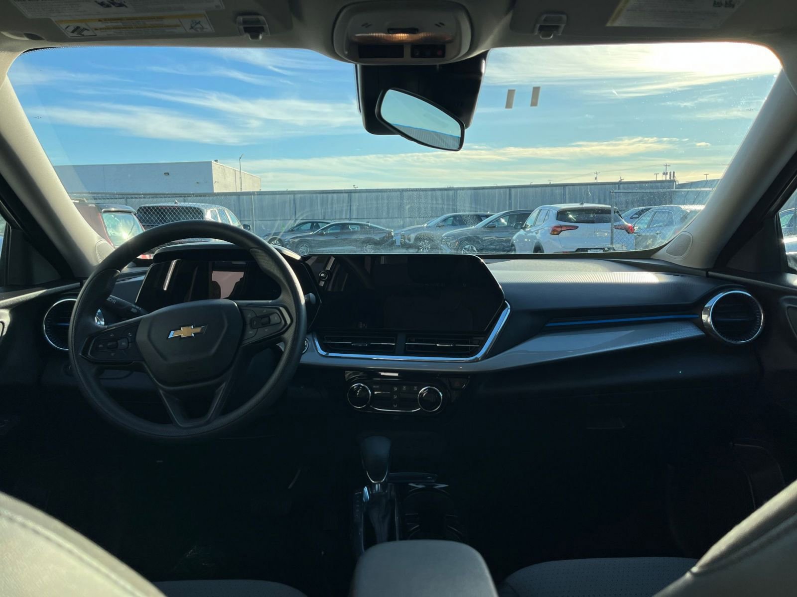 Thumbnail: 2025 Chevrolet Trax - 32