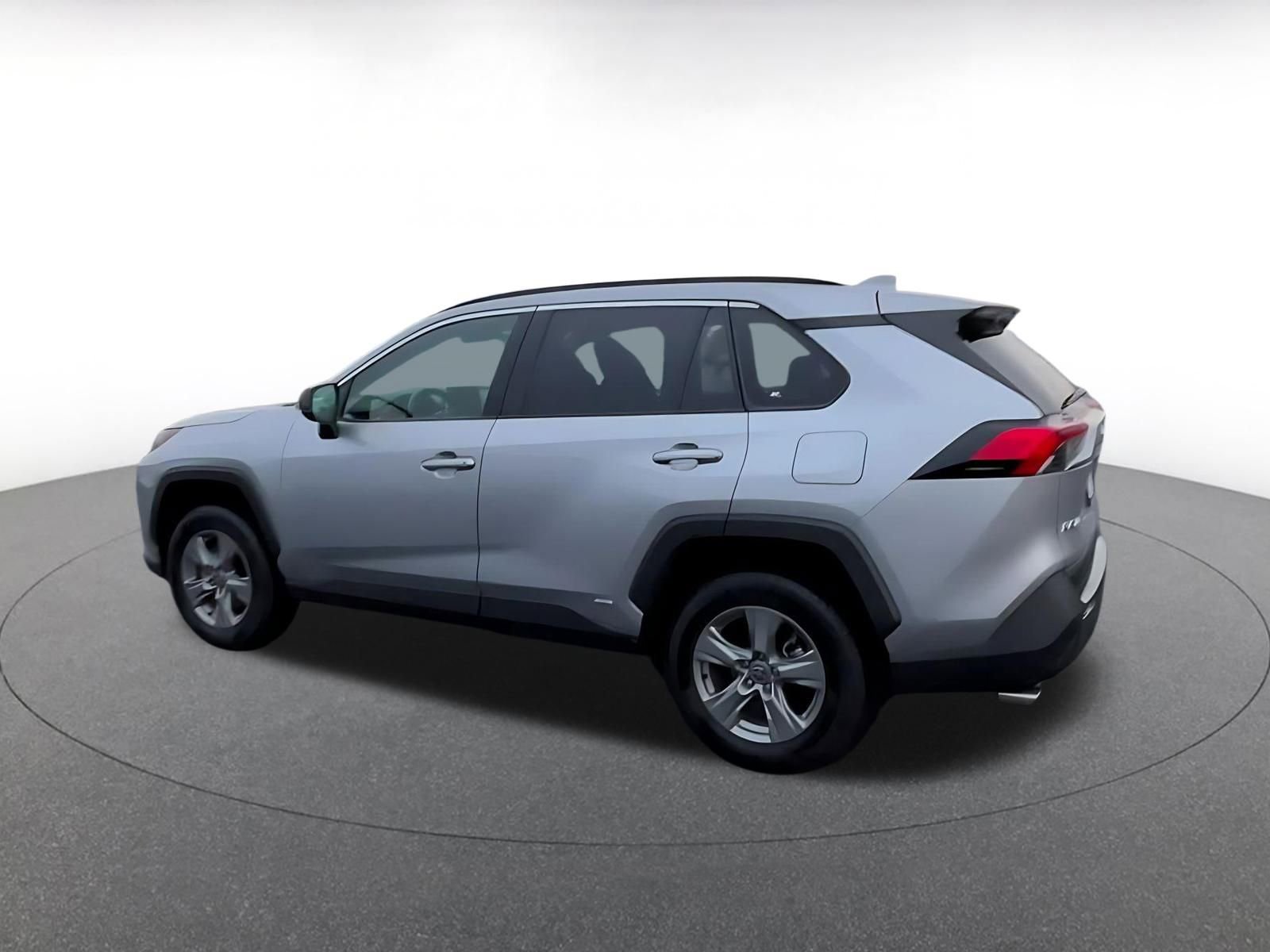 Thumbnail: 2025 Toyota RAV4 - 10