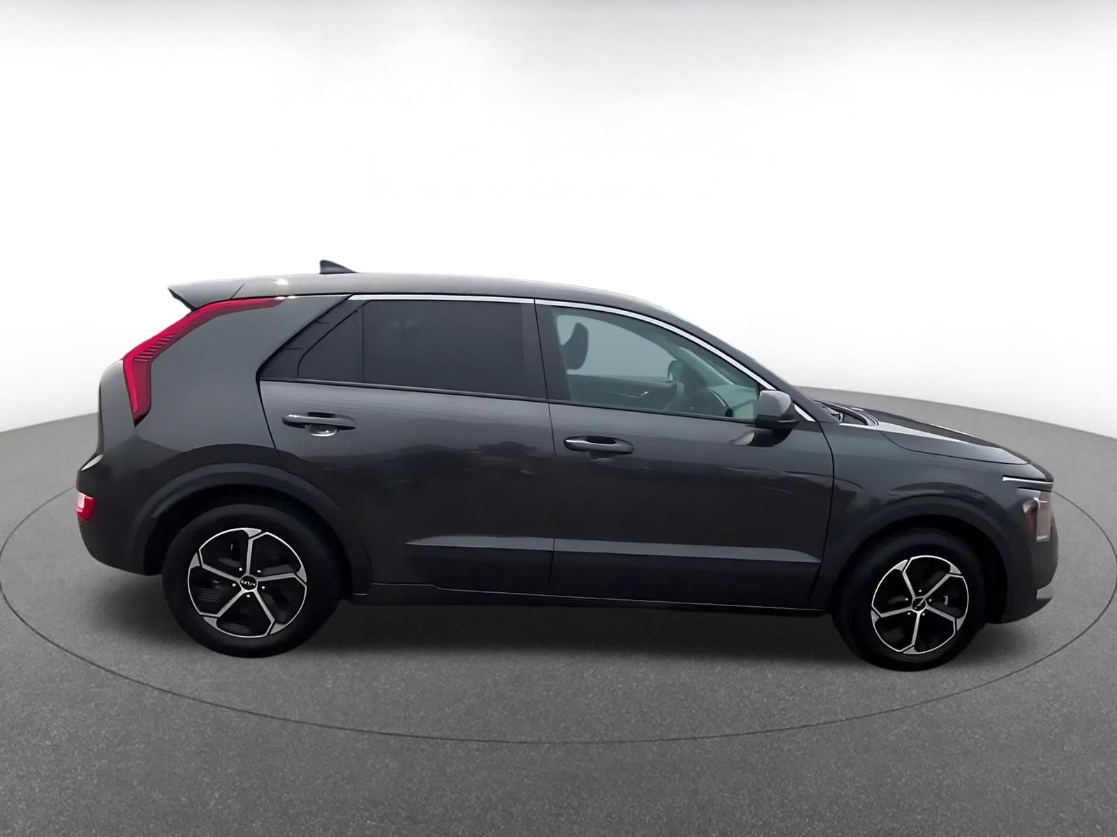 Thumbnail: 2026 Kia Niro - 16