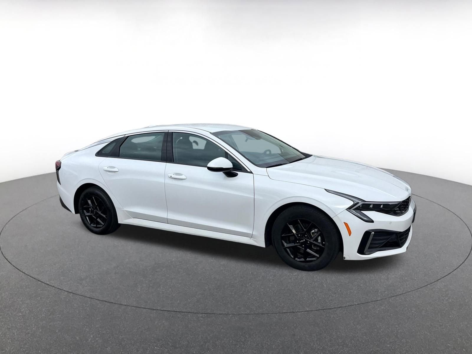 Thumbnail: 2025 Kia K5 - 1