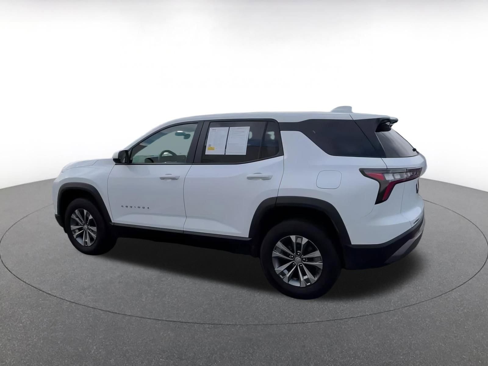 Thumbnail: 2025 Chevrolet Equinox - 10