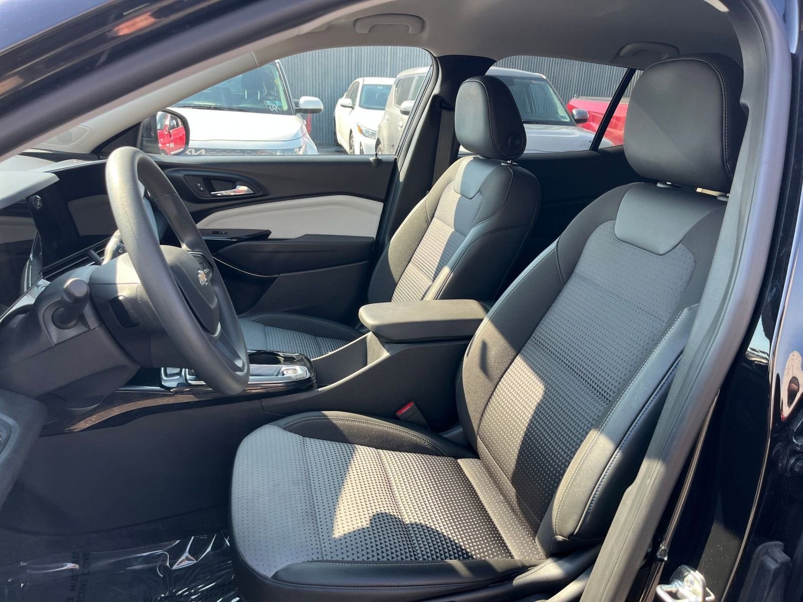 Thumbnail: 2025 Chevrolet Trax - 35