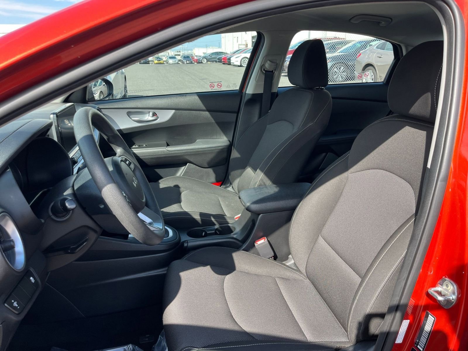 Thumbnail: 2023 Kia Forte - 34