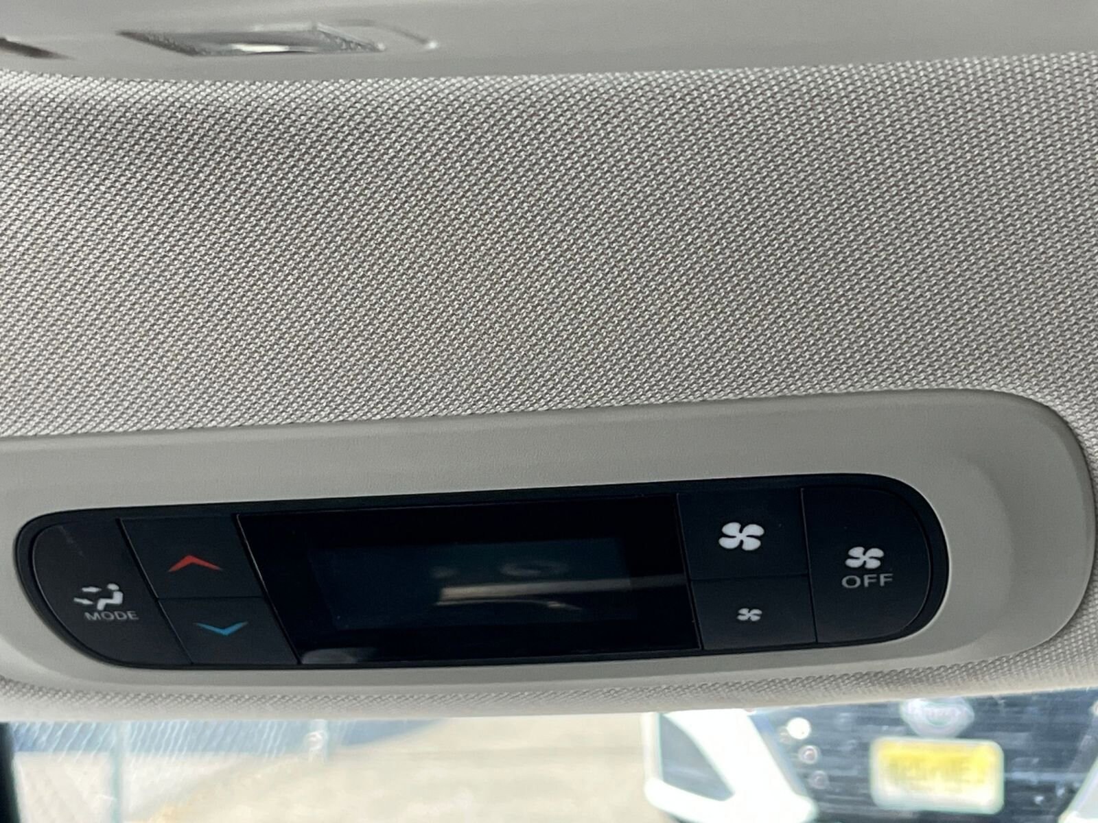 Thumbnail: 2023 Chrysler Voyager - 25