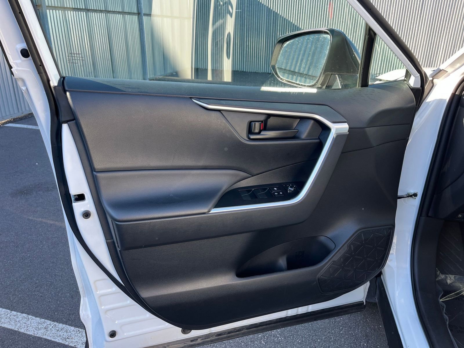 Thumbnail: 2025 Toyota RAV4 - 20