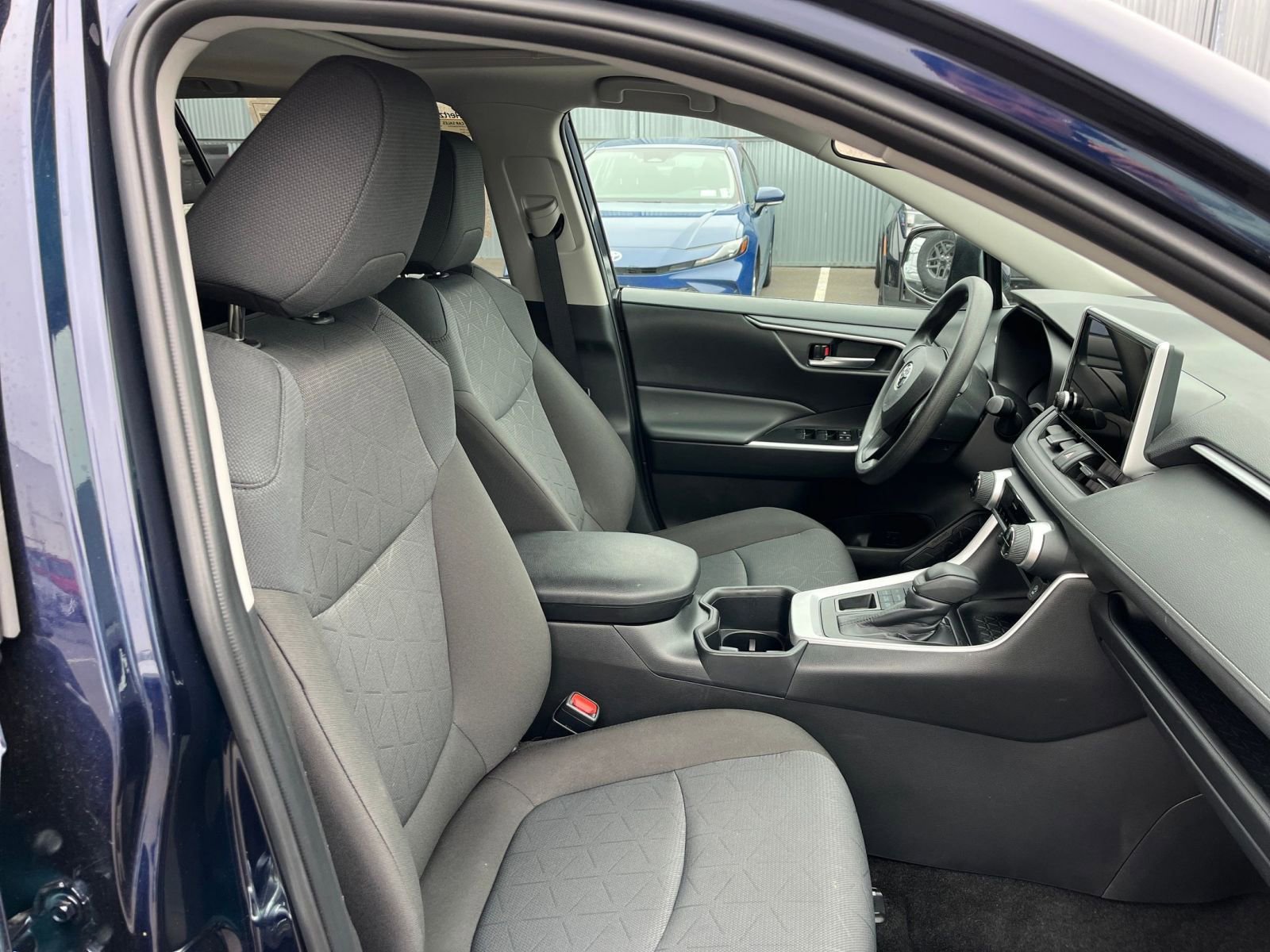 Thumbnail: 2025 Toyota RAV4 - 35