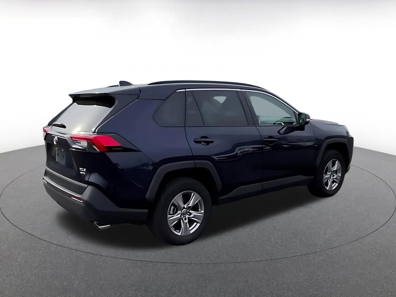 Thumbnail: 2025 Toyota RAV4 - 13