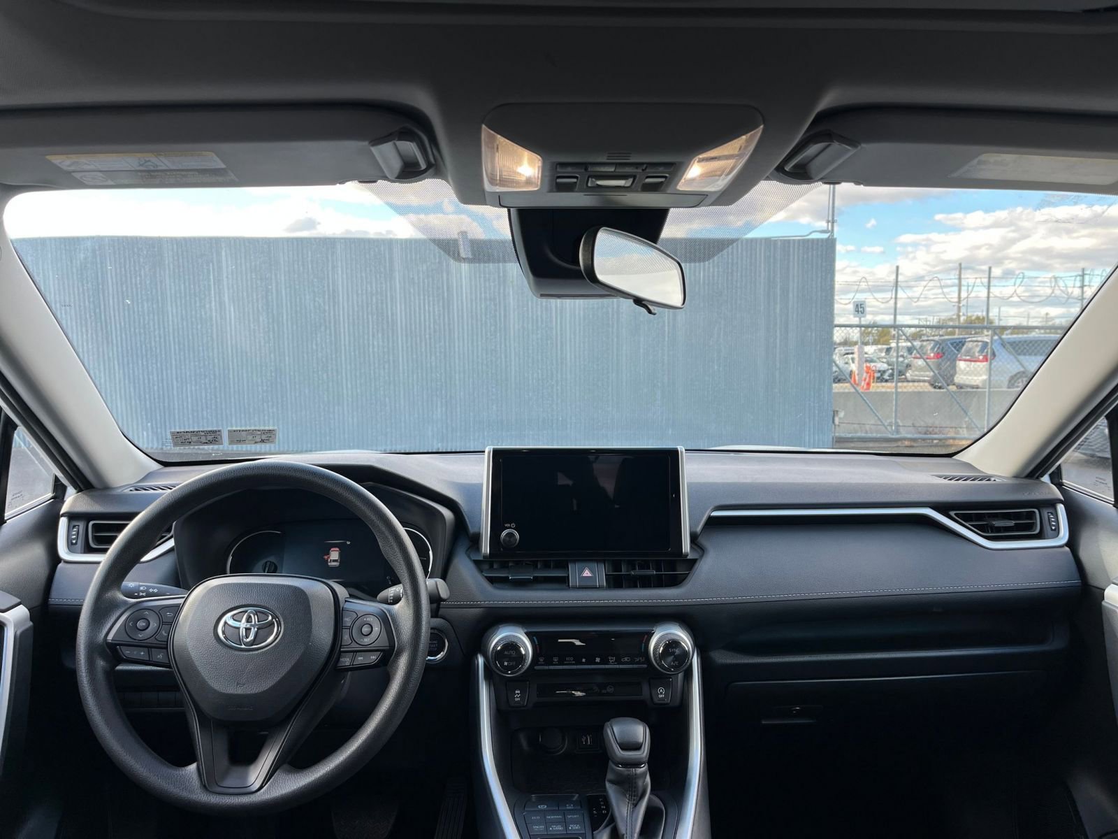 Thumbnail: 2025 Toyota RAV4 - 33