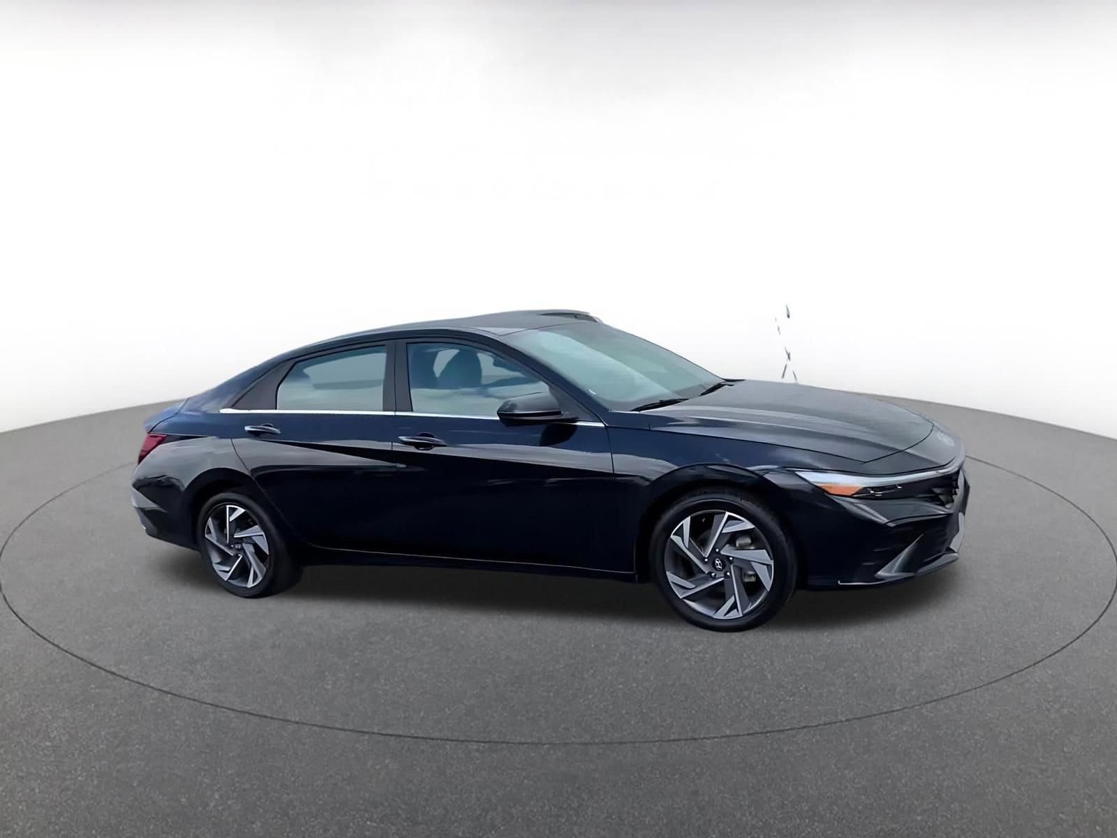 Thumbnail: 2025 Hyundai Elantra - 1