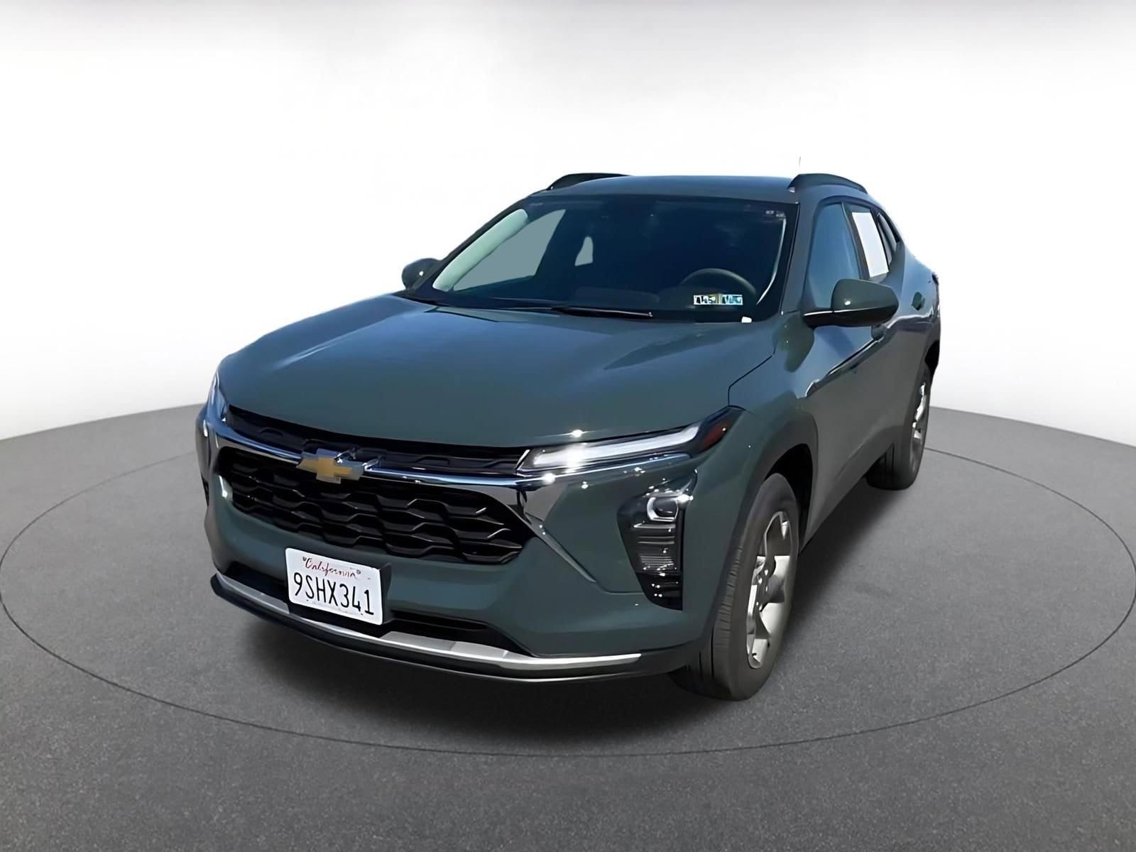 Thumbnail: 2025 Chevrolet Trax - 6