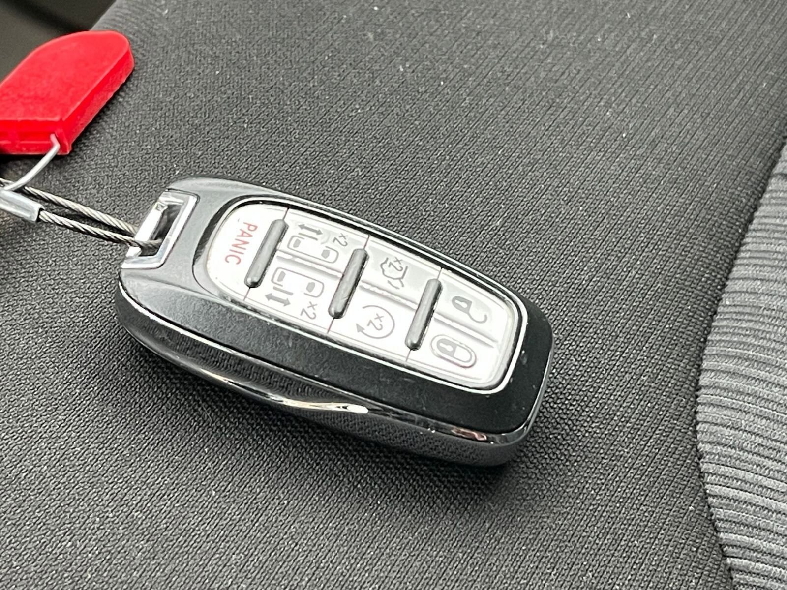 Thumbnail: 2023 Chrysler Voyager - 26