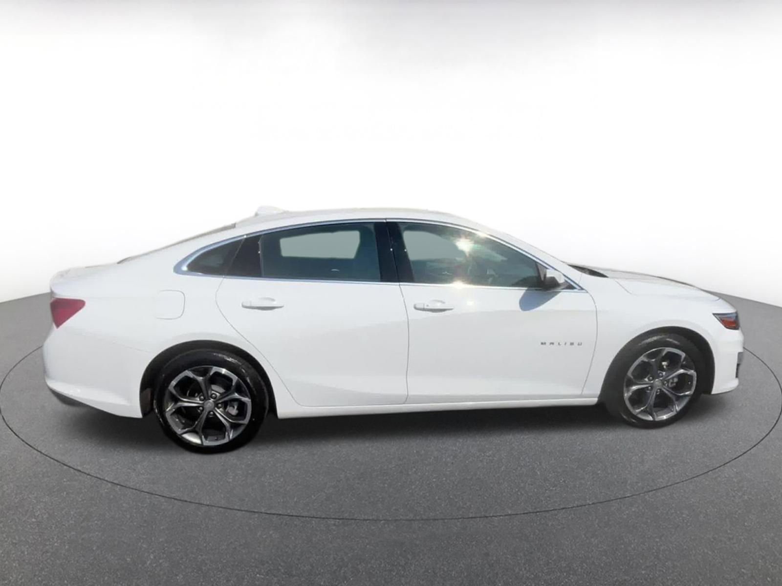 Thumbnail: 2024 Chevrolet Malibu - 16