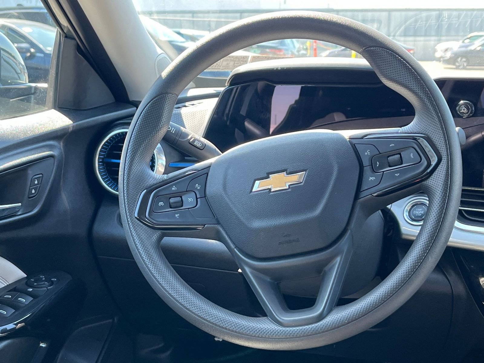 Thumbnail: 2025 Chevrolet Trax - 28