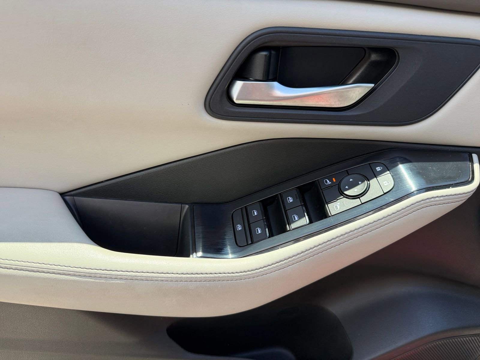 Thumbnail: 2025 Nissan Rogue - 18
