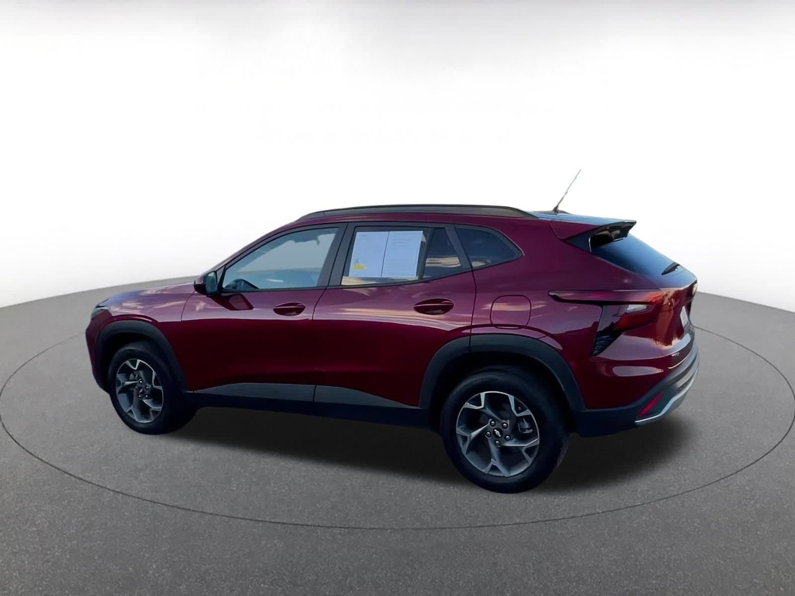 Thumbnail: 2025 Chevrolet Trax - 10