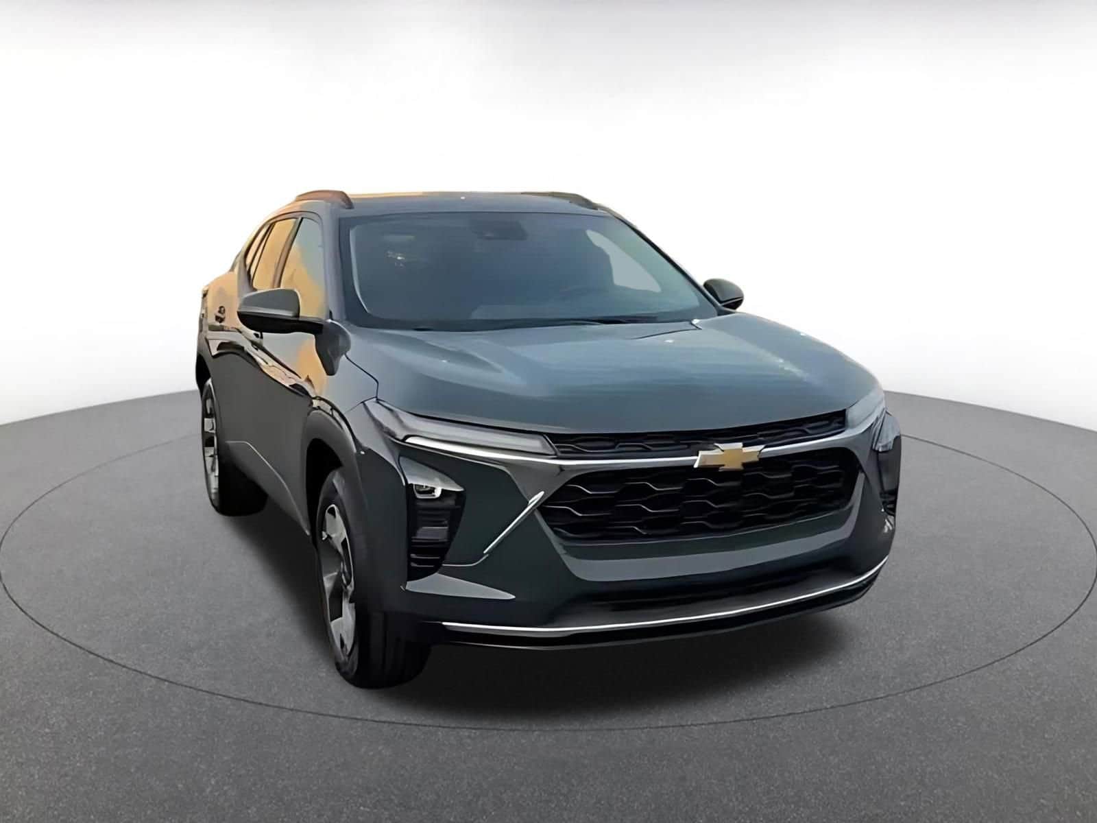 Thumbnail: 2025 Chevrolet Trax - 3