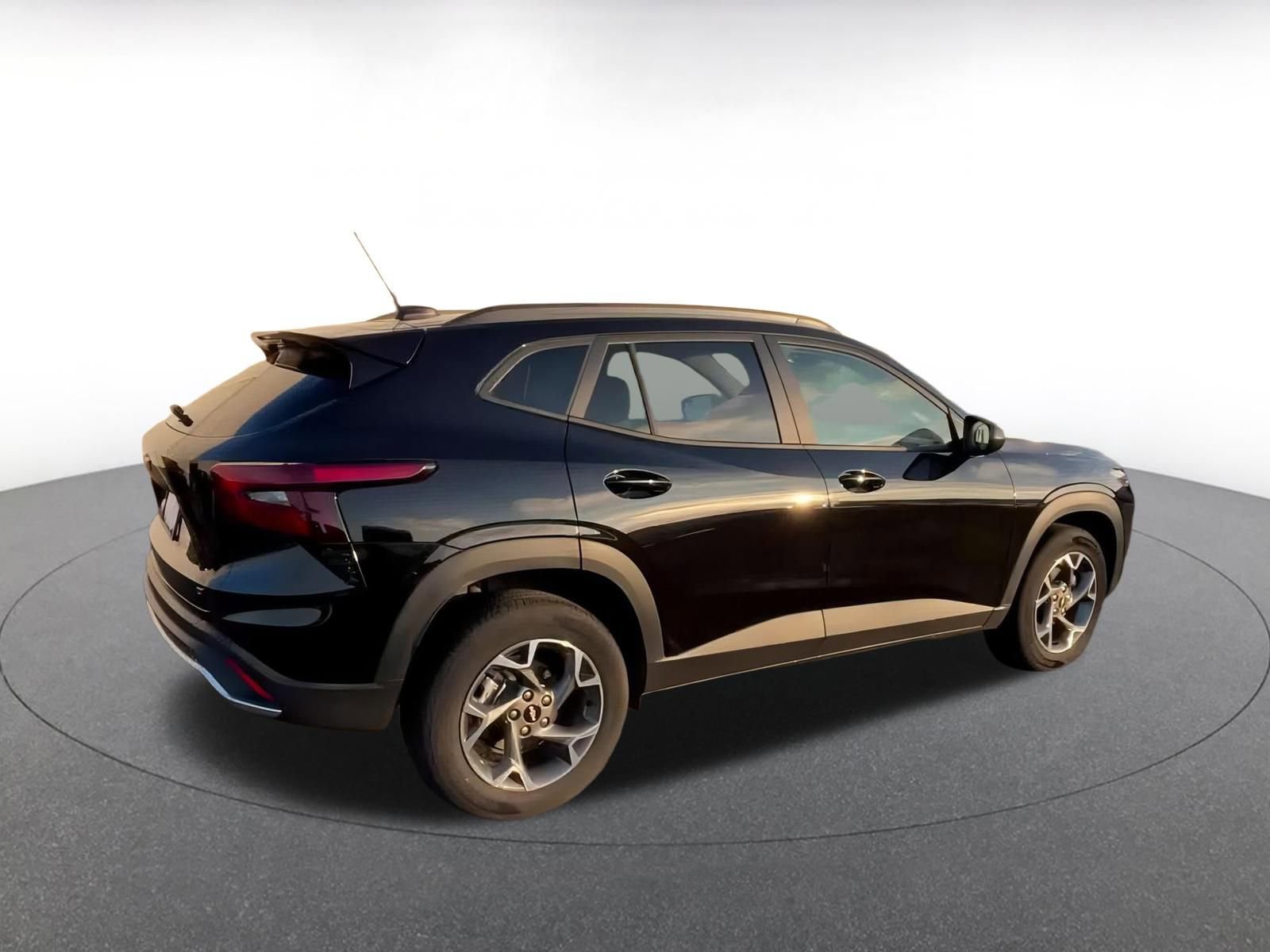 Thumbnail: 2025 Chevrolet Trax - 15