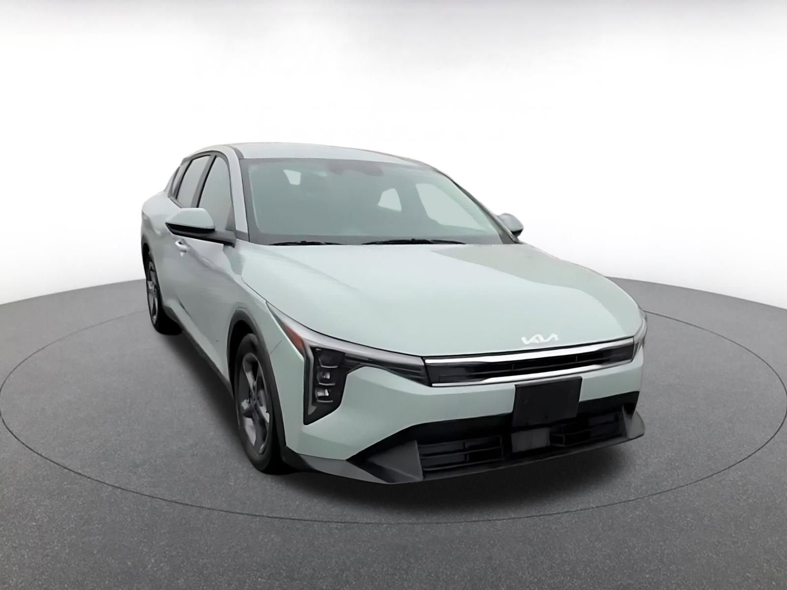 Thumbnail: 2025 Kia K4 - 3