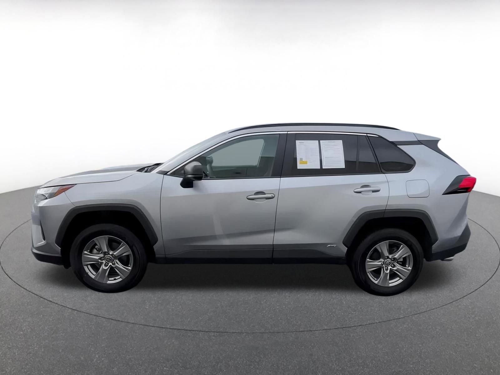 Thumbnail: 2025 Toyota RAV4 - 8