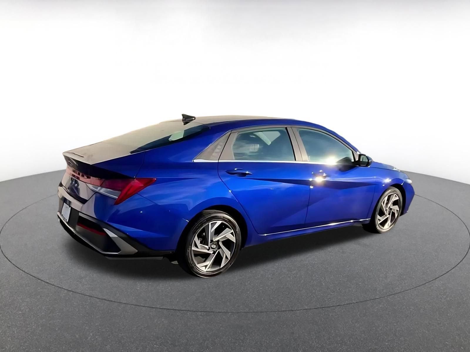 Thumbnail: 2025 Hyundai Elantra - 13