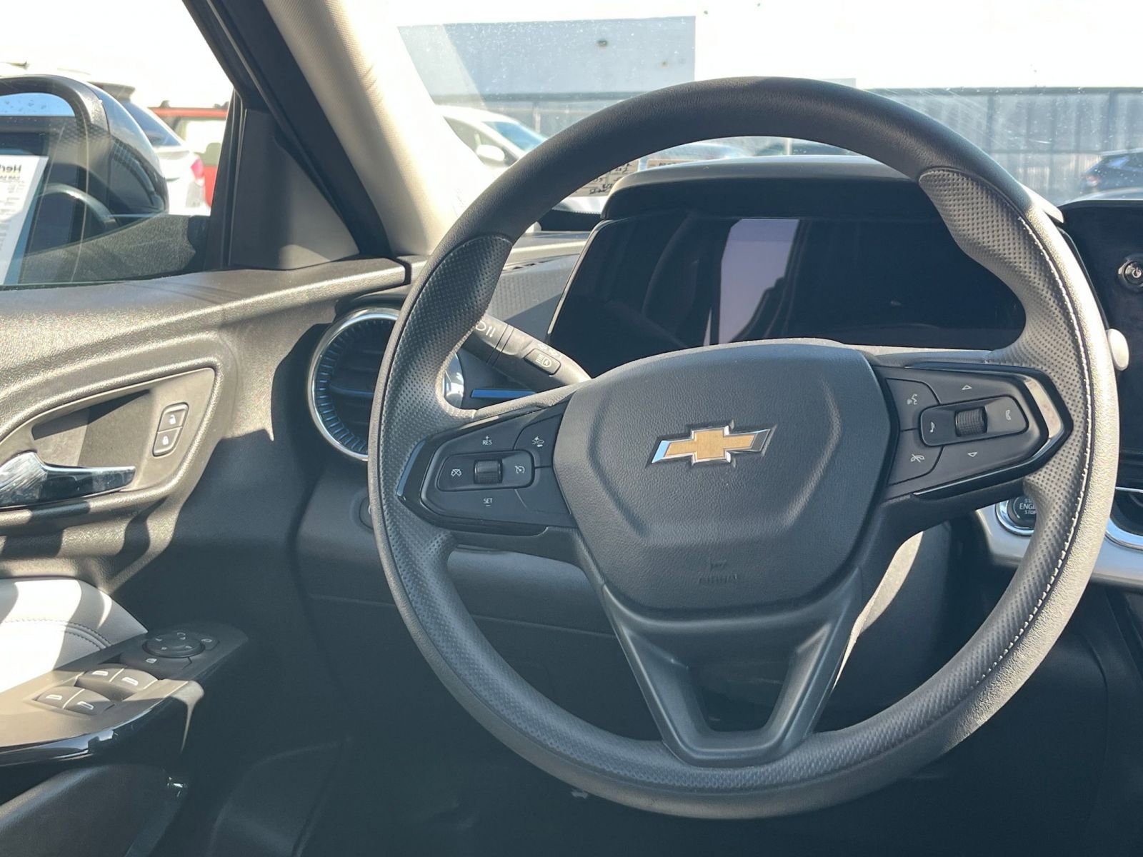 Thumbnail: 2025 Chevrolet Trax - 28
