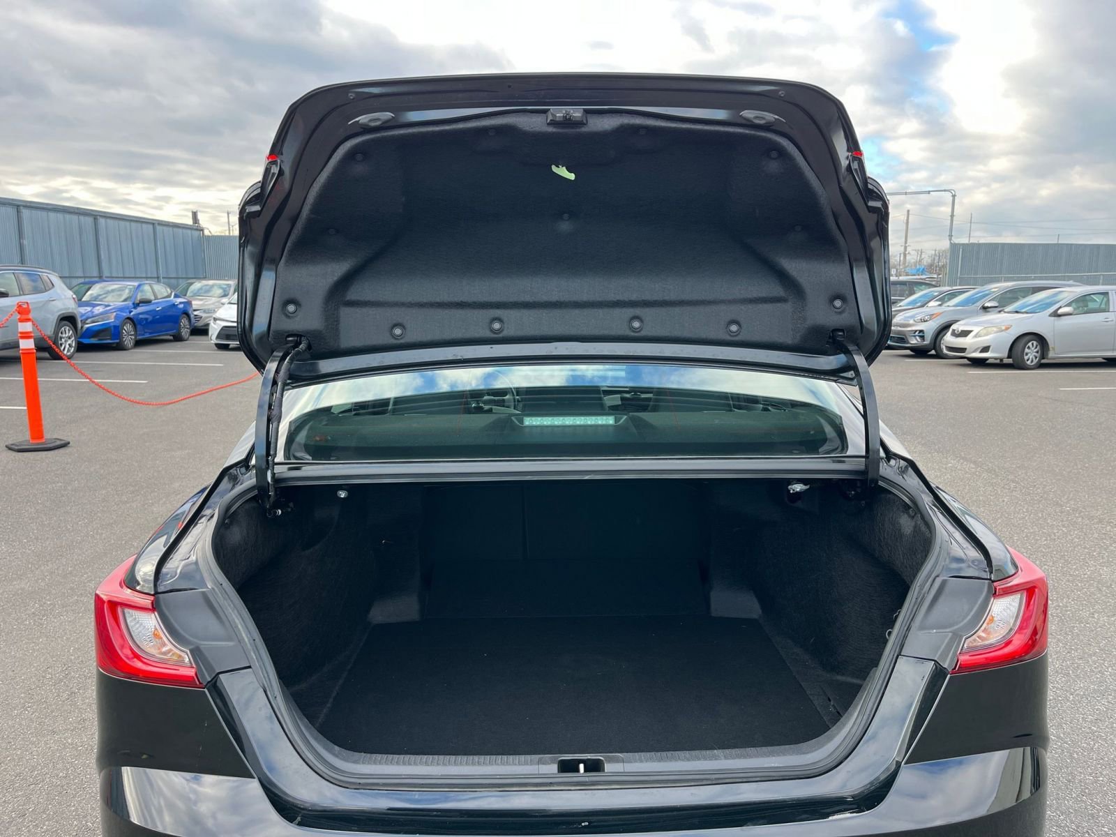 Thumbnail: 2025 Toyota Camry - 31