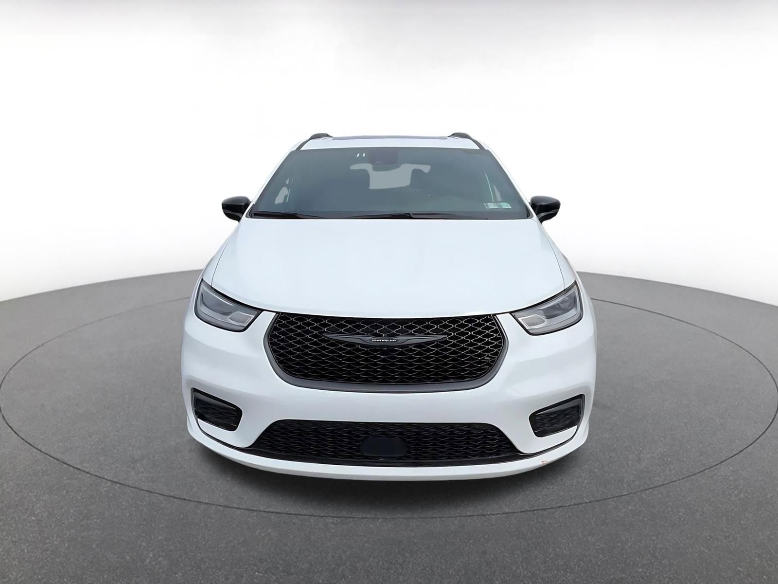 Thumbnail: 2025 Chrysler Pacifica - 5