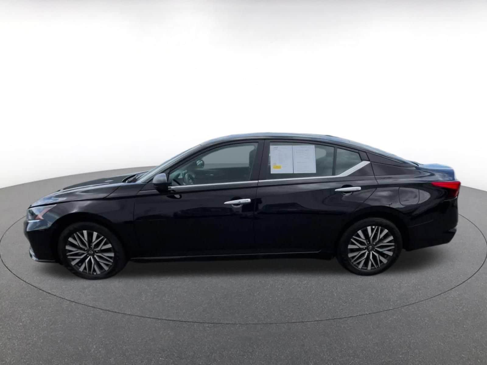 Thumbnail: 2025 Nissan Altima - 8