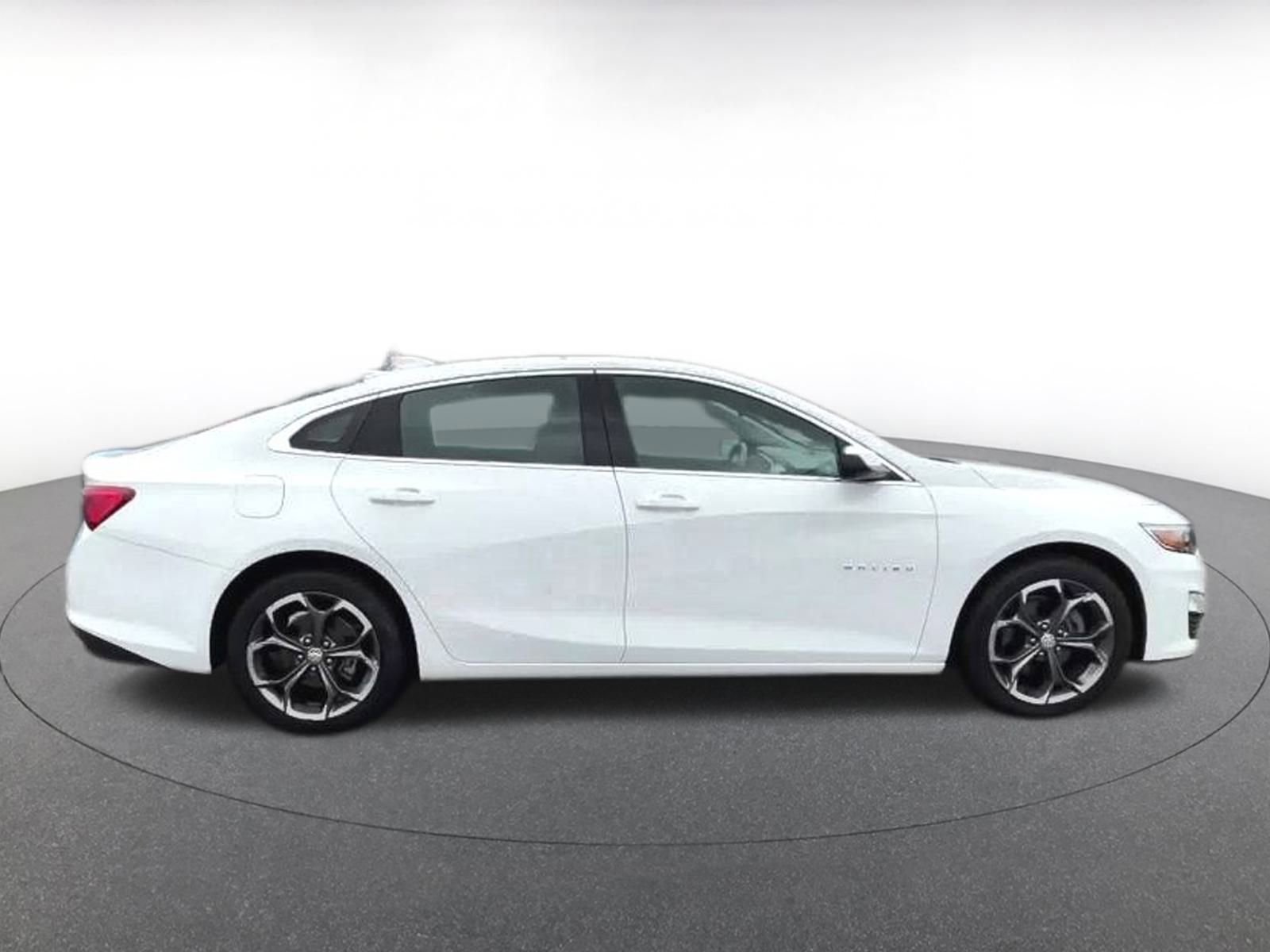 Thumbnail: 2024 Chevrolet Malibu - 16